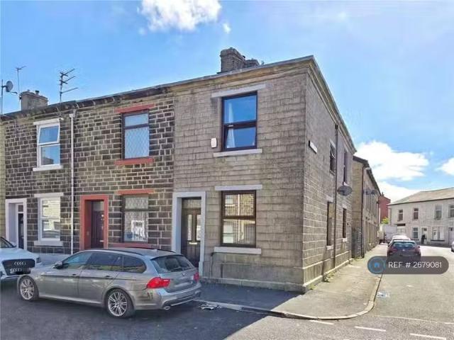 3 bedroom end of terrace house for rent in Townsend Street, Ha.