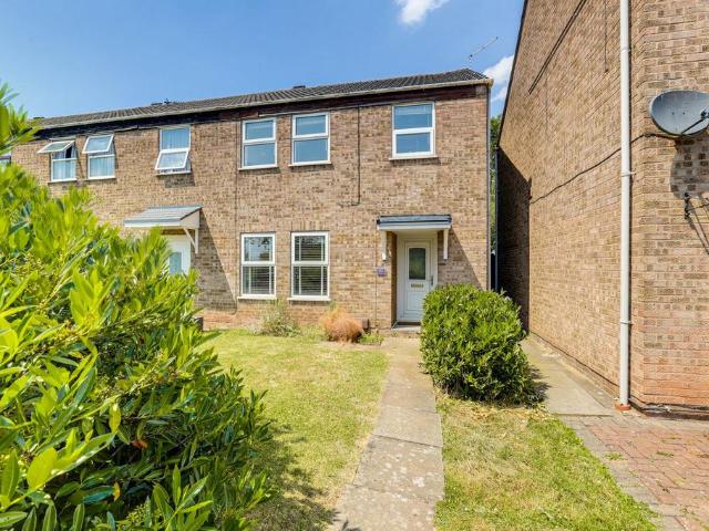 3 bedroom end of terrace house for sale