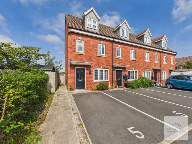 3 bedroom end of terrace house for sale
