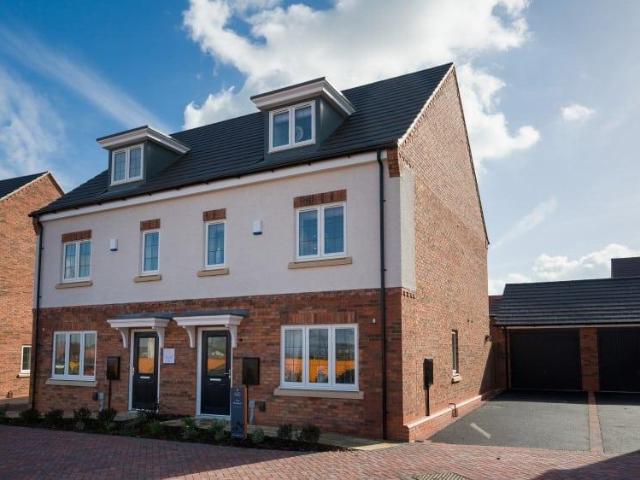 3 bedroom end of terrace house for sale