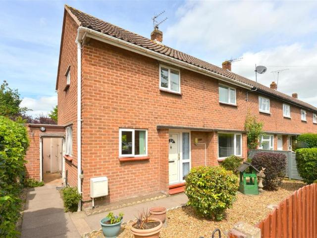 3 bedroom end of terrace house for sale