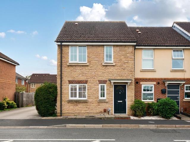 3 bedroom end of terrace house for sale