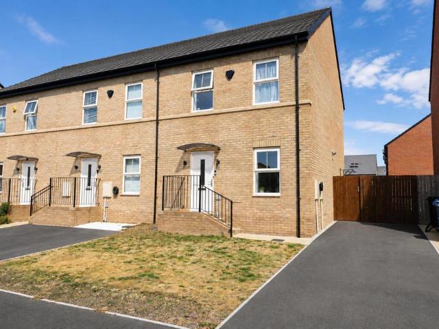 3 bedroom end of terrace house for sale