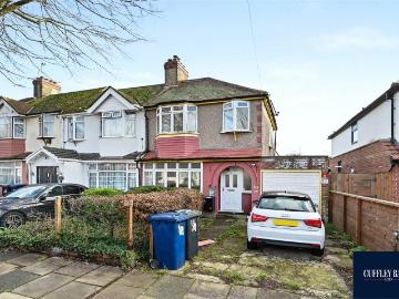 3 bedroom end of terrace house for sale