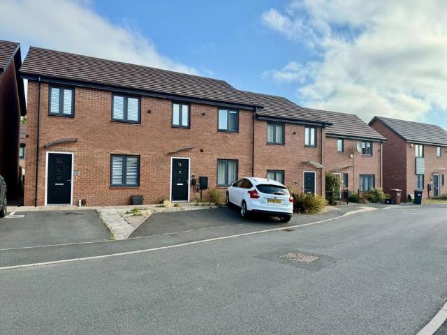 3 bedroom end of terrace house for sale