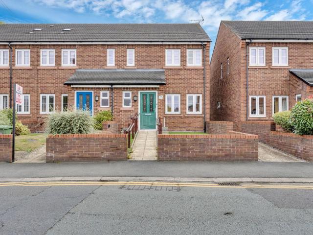 3 bedroom end of terrace house for sale