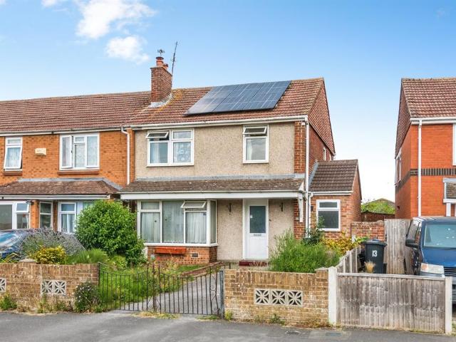 3 bedroom end of terrace house for sale