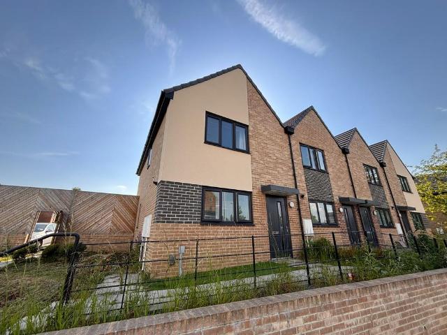 3 bedroom end of terrace house for sale