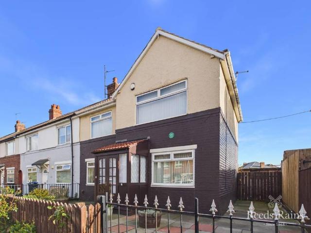 3 bedroom end of terrace house for sale