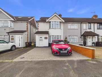 3 bedroom end of terrace house for sale