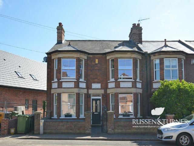 3 bedroom end of terrace house for sale