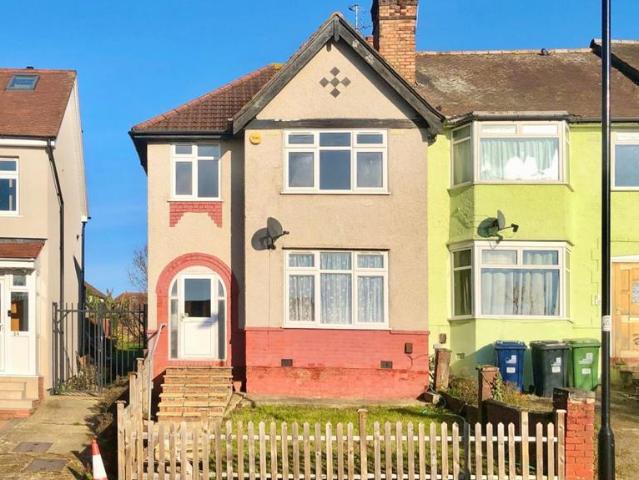 3 bedroom end of terrace house for sale