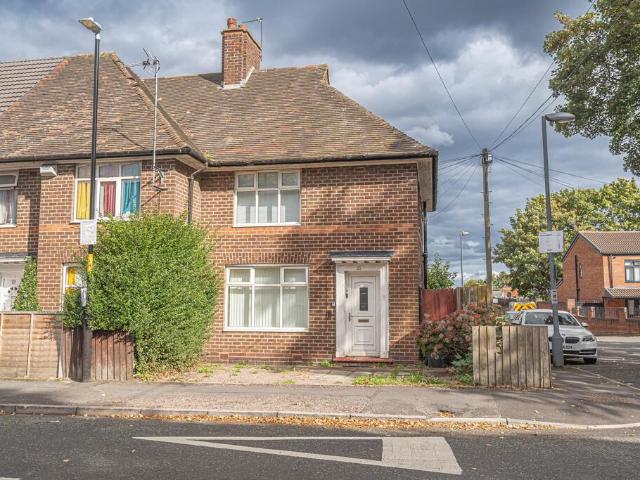 3 bedroom end of terrace house for sale