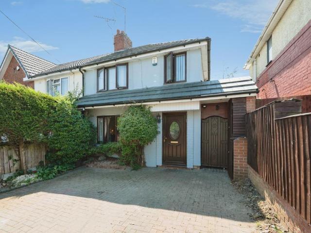 3 bedroom end of terrace house for sale