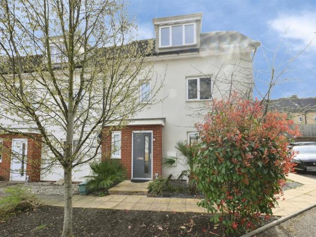 3 bedroom end of terrace house for sale