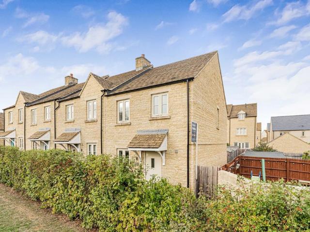 3 bedroom end of terrace house for sale