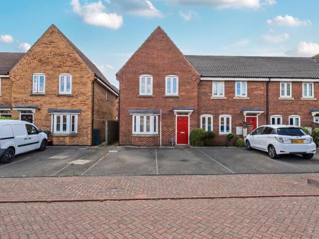 3 bedroom end of terrace house for sale