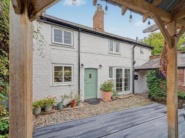 3 bedroom end of terrace house for sale