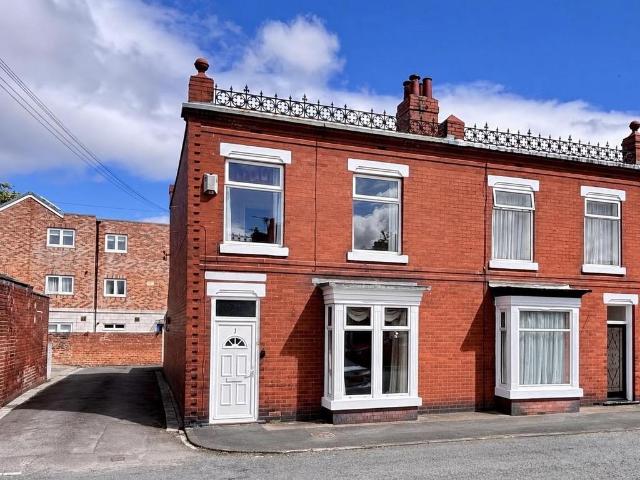 3 bedroom end of terrace house for sale