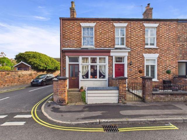 3 bedroom end of terrace house for sale