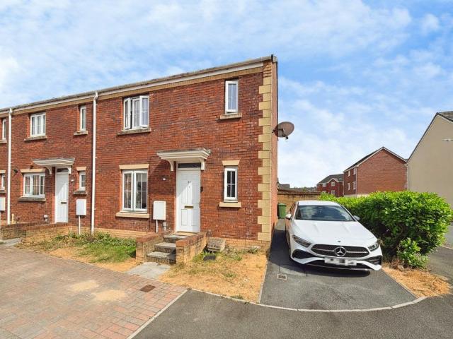 3 bedroom end of terrace house for sale