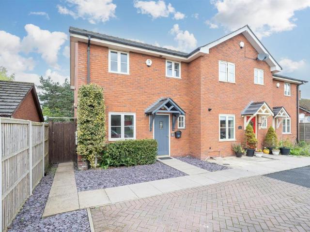 3 bedroom end of terrace house for sale