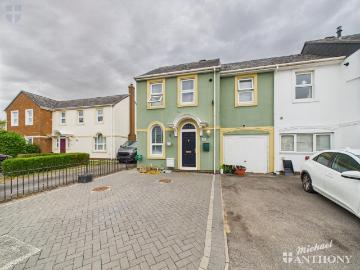 3 bedroom end of terrace house for sale