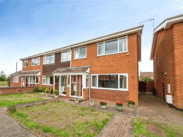 3 bedroom end of terrace house for sale