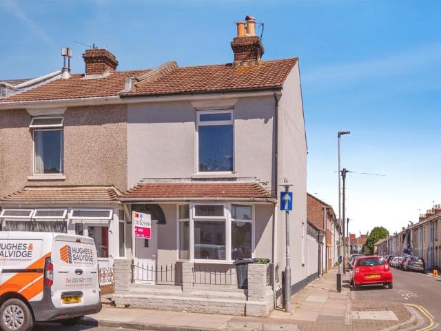 3 bedroom end of terrace house for sale