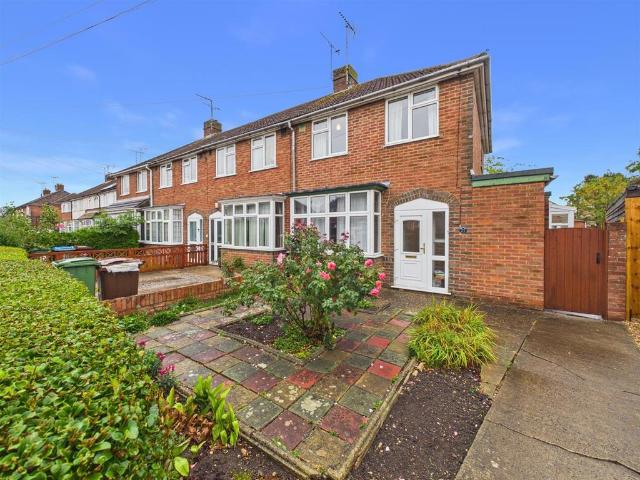 3 bedroom end of terrace house for sale