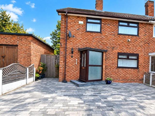 3 bedroom end of terrace house for sale