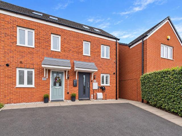 3 bedroom end of terrace house for sale