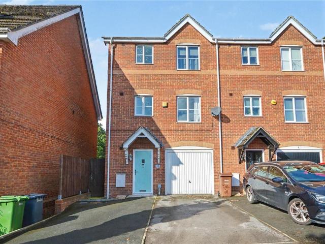 3 bedroom end of terrace house for sale