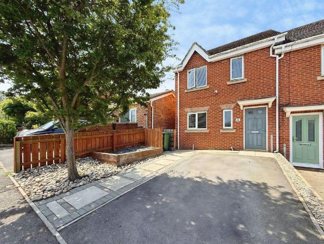 3 bedroom end of terrace house for sale