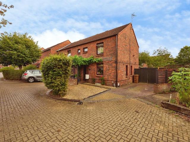 3 bedroom end of terrace house for sale