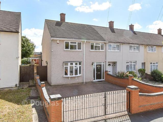 3 bedroom end of terrace house for sale