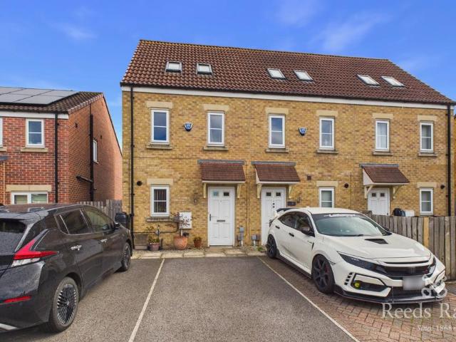3 bedroom end of terrace house for sale