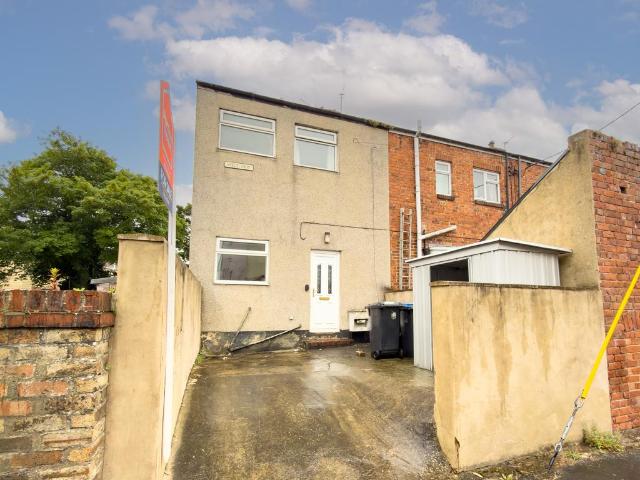 3 bedroom end of terrace house for sale