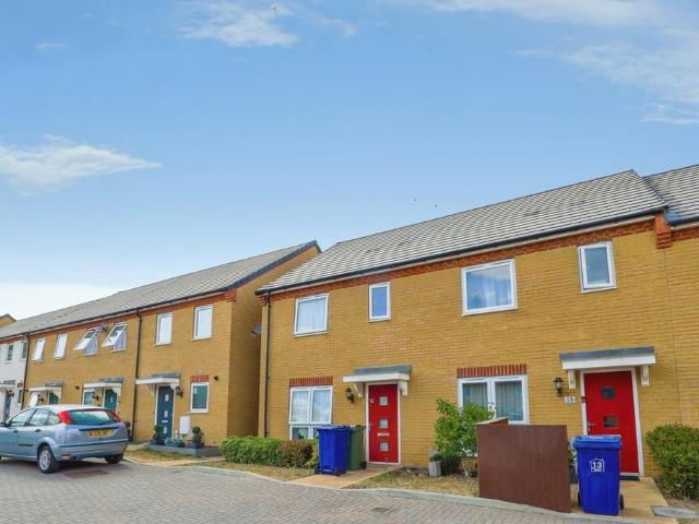 3 bedroom end of terrace house for sale