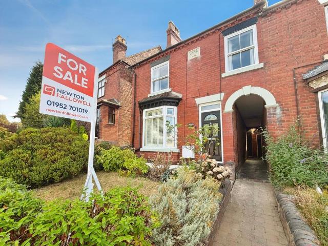 3 bedroom end of terrace house for sale