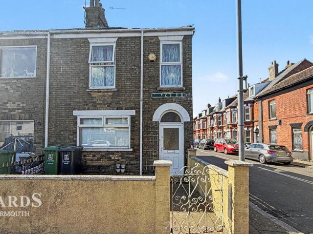 3 bedroom end of terrace house for sale