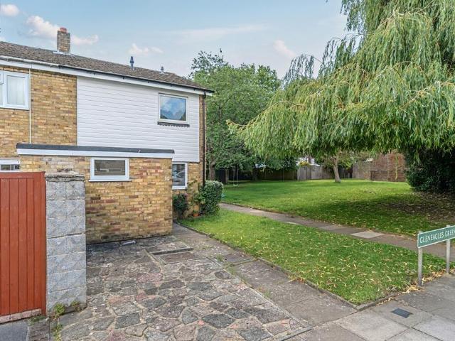 3 bedroom end of terrace house for sale