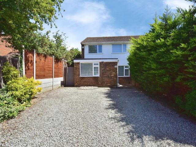 3 bedroom end of terrace house for sale