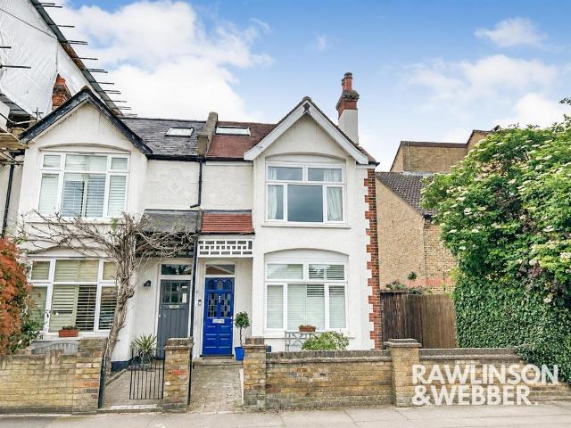 3 bedroom end of terrace house for sale