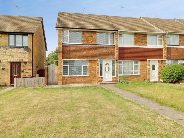 3 bedroom end of terrace house for sale