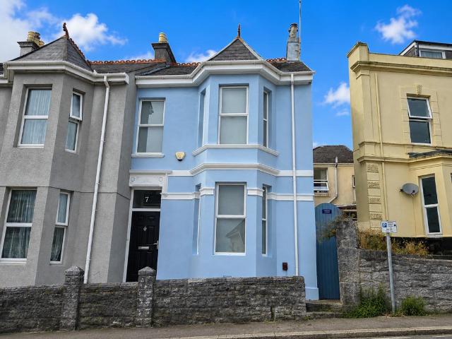 3 bedroom end of terrace house for sale