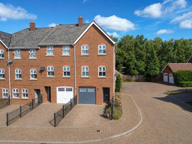 3 bedroom end of terrace house for sale