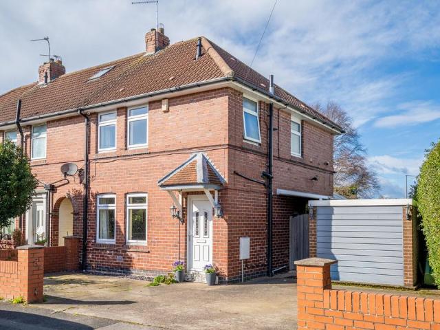 3 bedroom end of terrace house for sale