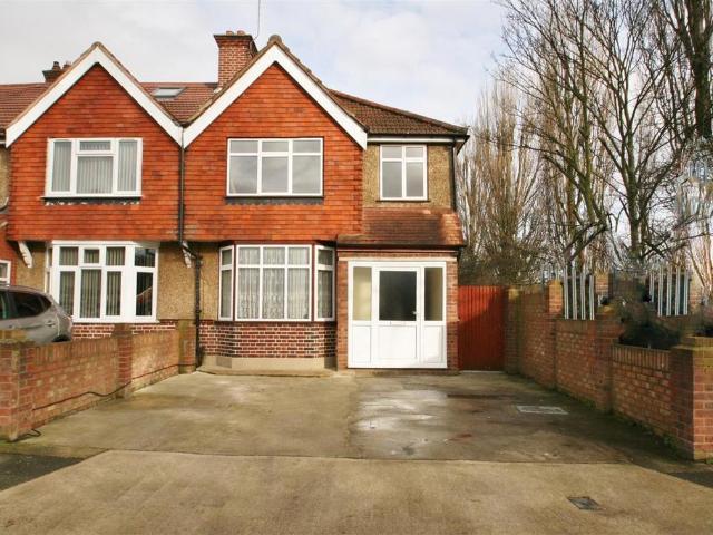 3 bedroom end of terrace house for sale