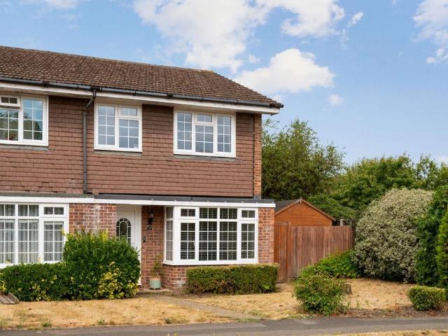 3 bedroom end of terrace house for sale